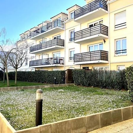 Grand F3 A 30Mn De Paris - Terrasse + Parking Prive Lägenhet Saint-Ouen-l'Aumone Exteriör bild